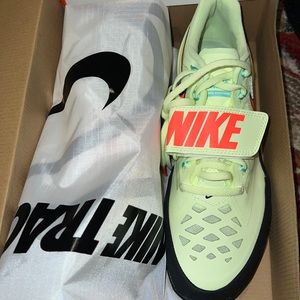 Nike Zoom Rotational 6 Men’s 8.5, Women’s 10